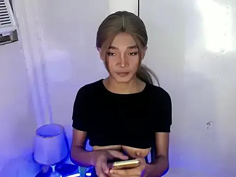 Petite_HugeCock on StripChat