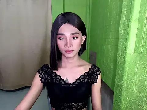 Petite_HugeCock on StripChat