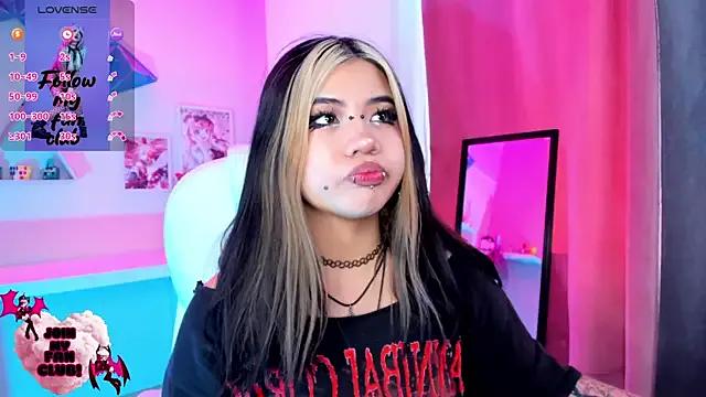 pinkk_deemon on StripChat