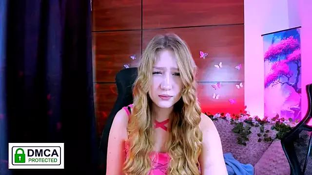 playful_sophie on StripChat