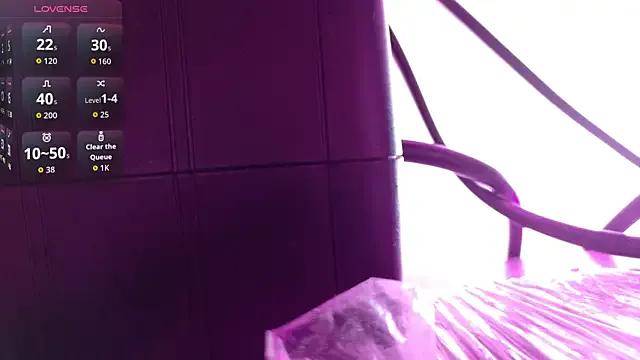 playfulcurvy on StripChat