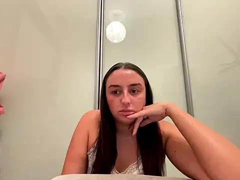 Playfulvixen25 on StripChat