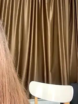 Polli_Kiss on StripChat