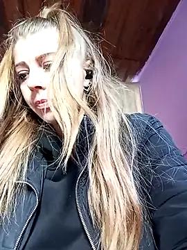 Privet-Introvert515 on StripChat