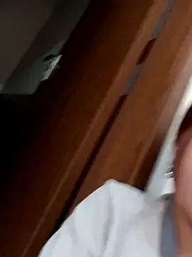 qinejr37 on StripChat