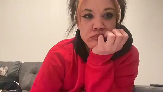 RavenRayyy on StripChat