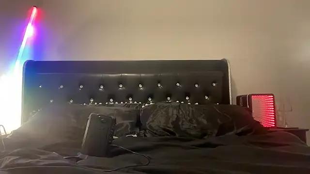 RavenRayyy on StripChat