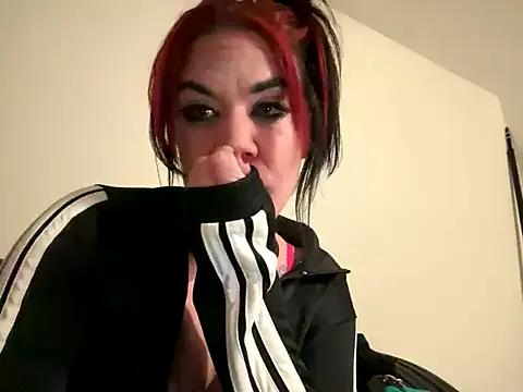 RavenRayyy on StripChat