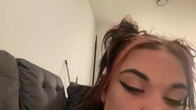 RavenRayyy on StripChat