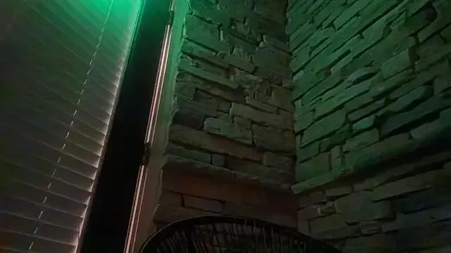 RavenRayyy on StripChat