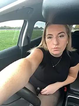 RebeccaSquirtsXXX on StripChat