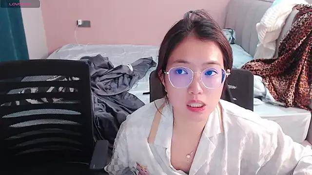 redrose520 on StripChat