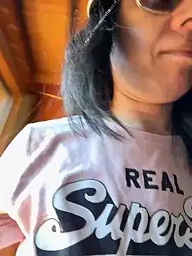 Reinacatchile on StripChat