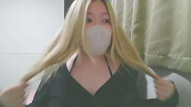 Remi_official on StripChat