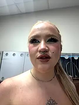 RollDolls on StripChat