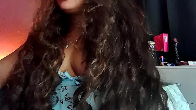 rosesdesiles on StripChat