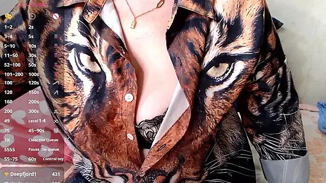 RoseStarr on StripChat