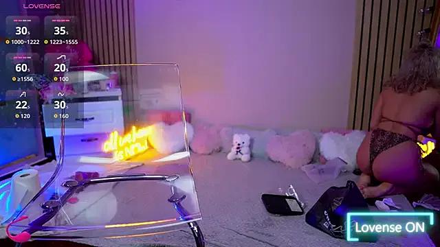 SabrinaJade on StripChat