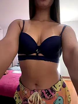 Samantha_e2 on StripChat