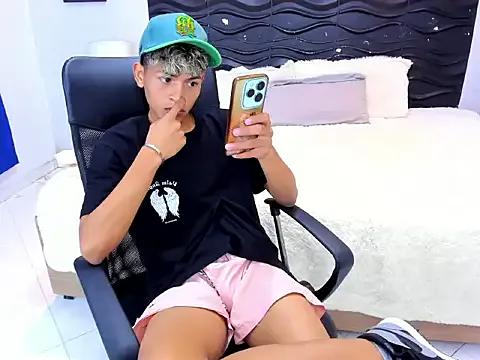 Sammy_Millers on StripChat