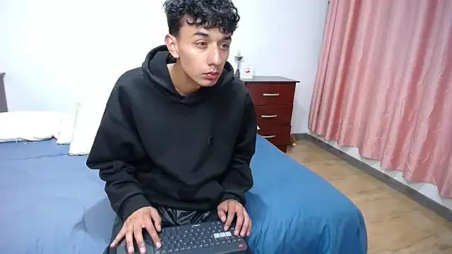 Sarabubbie on StripChat