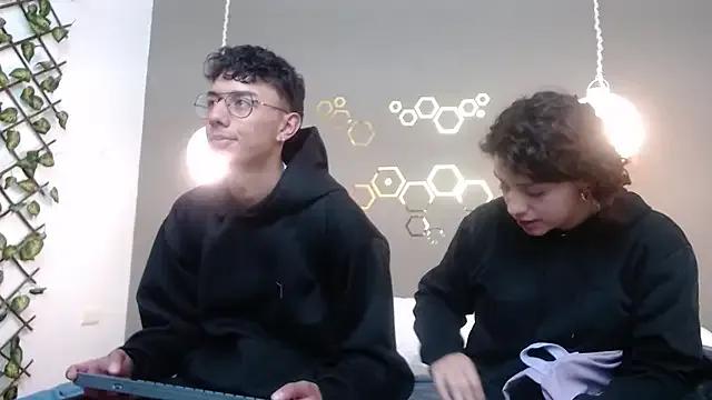 Sarabubbie on StripChat