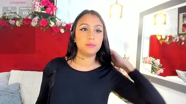 SarahEscobarr on StripChat