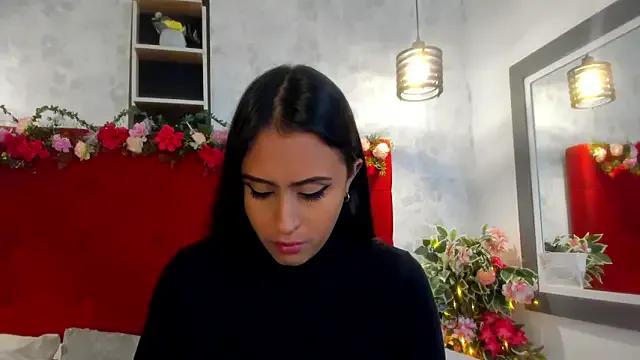 SarahEscobarr on StripChat