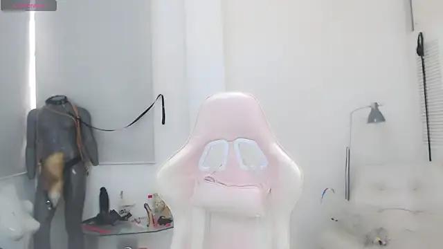 sasha_mom69_ on StripChat