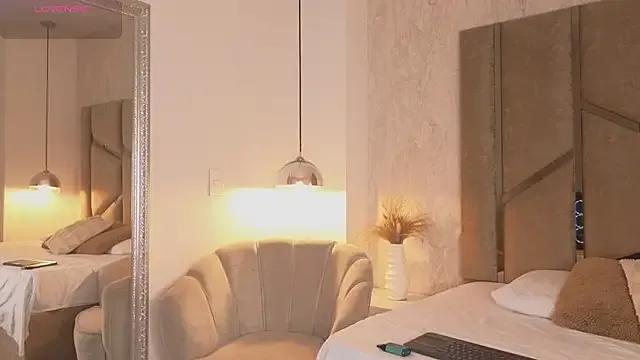 scarlethlux on StripChat