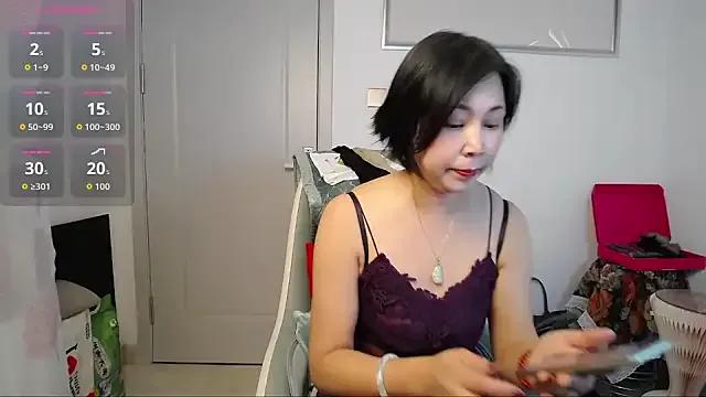 selinajuan on StripChat