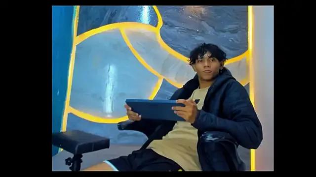 Sex_Boy_33_ on StripChat