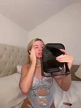 SexySaraxxoo on StripChat