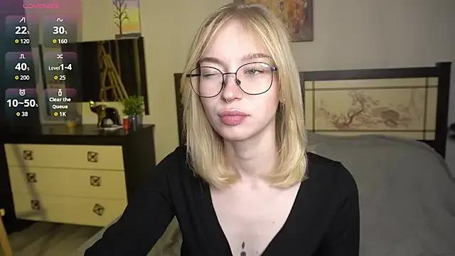 ShanelTunon on StripChat