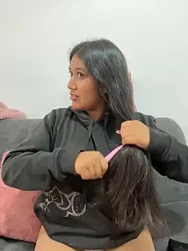 SharaRous on StripChat