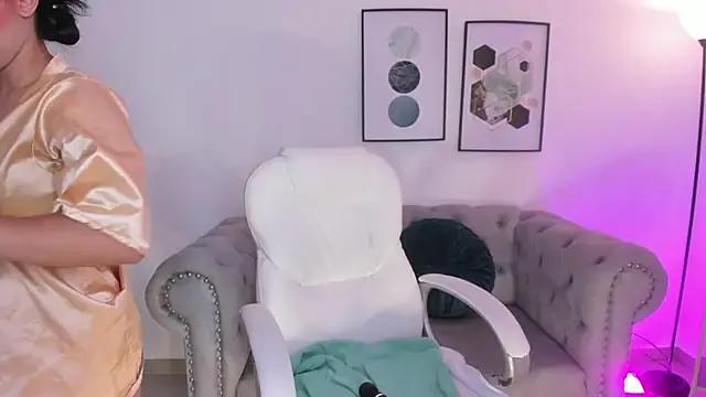 Sharon_breezee on StripChat