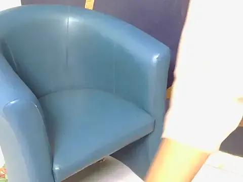 Shinykrisha on StripChat