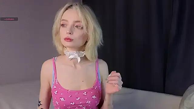 ShizukaBlanche on StripChat