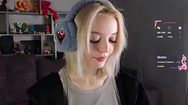 ShizukaBlanche on StripChat