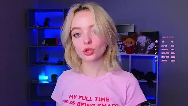 ShizukaBlanche on StripChat