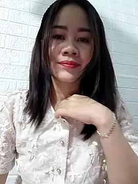 Singlemom69x on StripChat