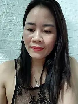 Singlemom69x on StripChat