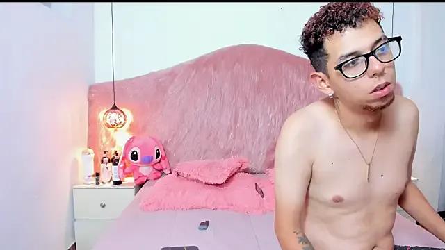 SkarletRuiz on StripChat