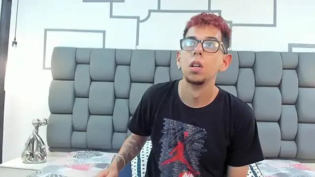 SkarletRuiz on StripChat