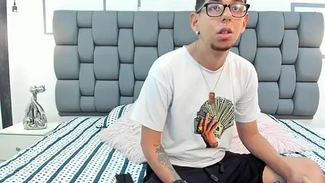 SkarletRuiz on StripChat