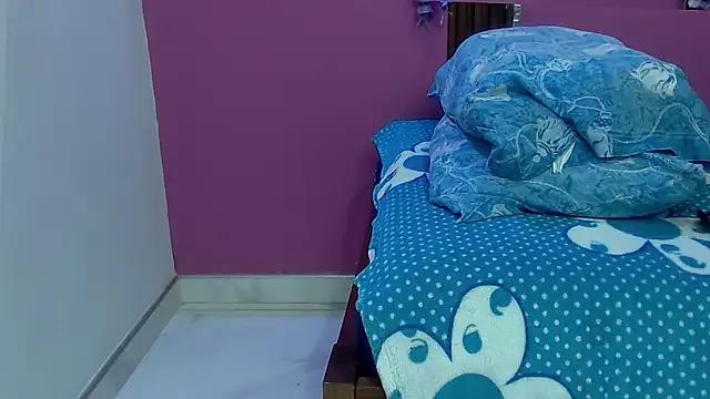 skinnybarbie022 on StripChat