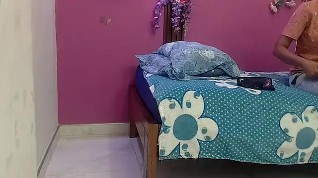 skinnybarbie022 on StripChat