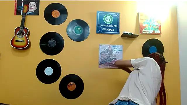 skinnyverus18 on StripChat