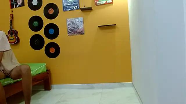 skinnyverus18 on StripChat