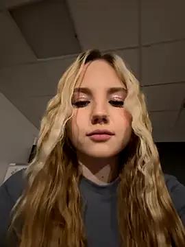 Sky_Cutie on StripChat